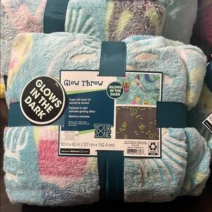 Pastel Plush Blanket Light Blue and Pink (Glows in the Dark)